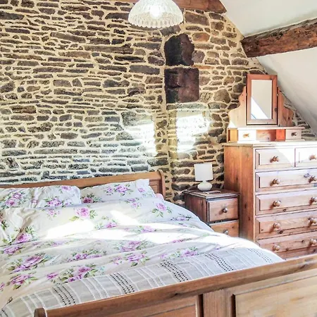Three-bedroom Holiday In Marchis * Les Loges-Marchis