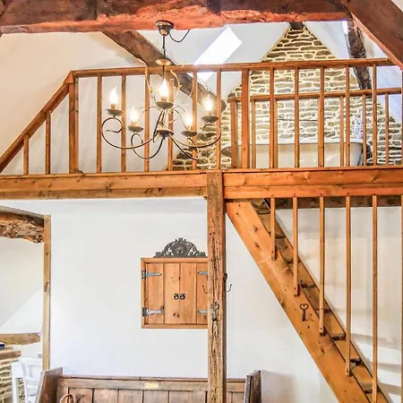 Three-bedroom Holiday In Marchis * Les Loges-Marchis